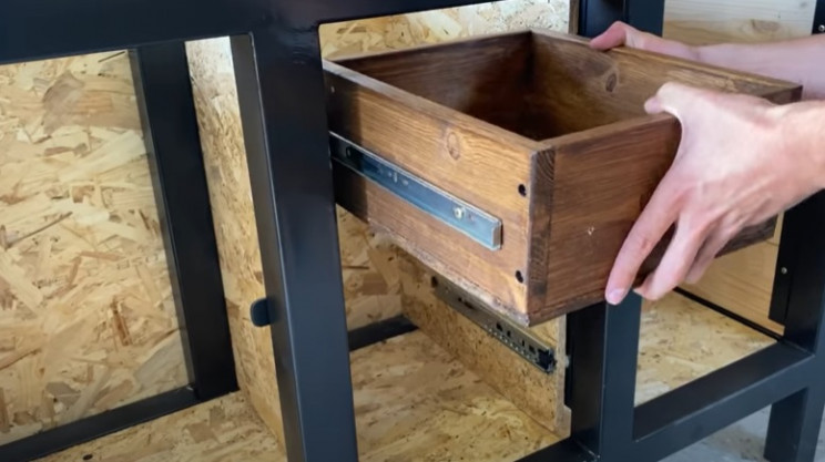 diy workbench draws