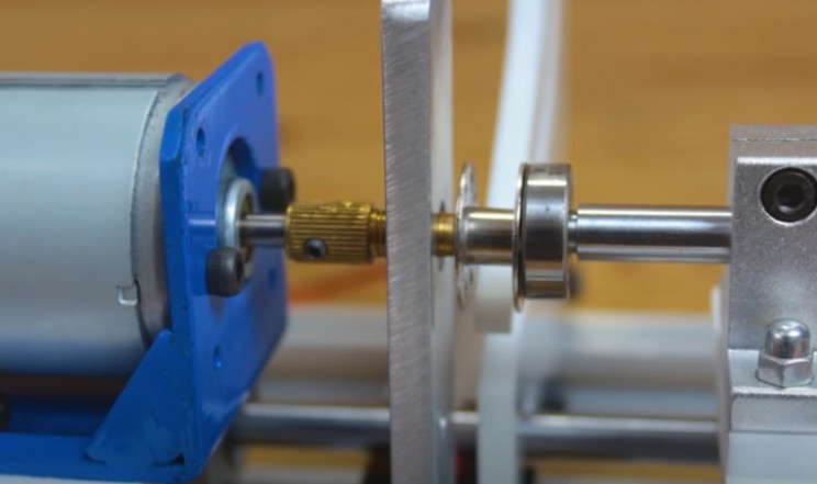 bobbin winder central bar