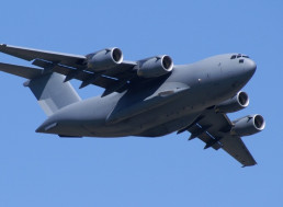 Watch this Hulking Cargo Plane Maneuver Through the Sky in Brisbane, Australia