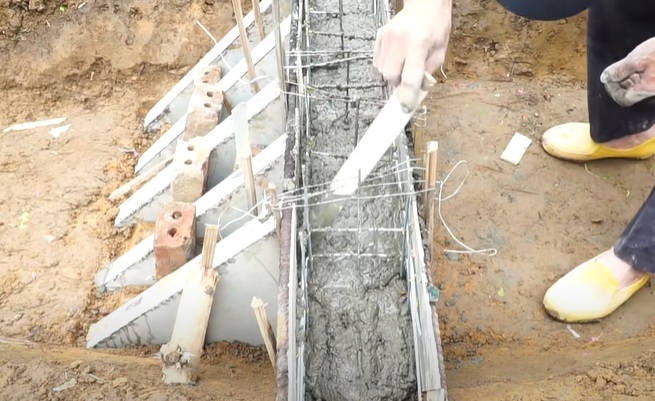four sluice dam concrete