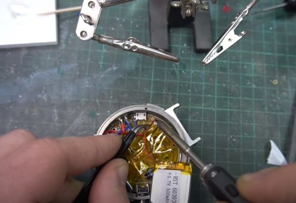 diy watch and dosimeter solder battery