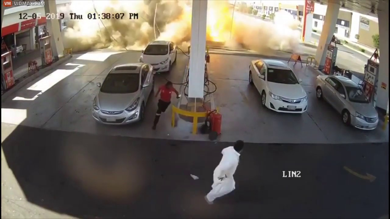 An Underground Gas Tank Suddenly Exploded at a Petrol Station in Saudi