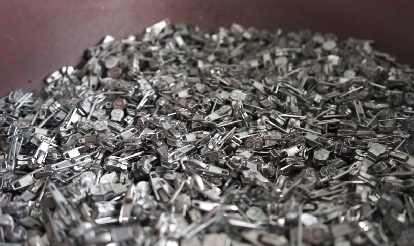 making zippers sliders