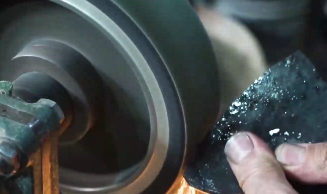 axe making sharpen