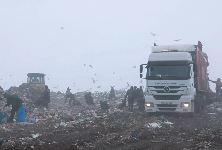 trash recycling dump