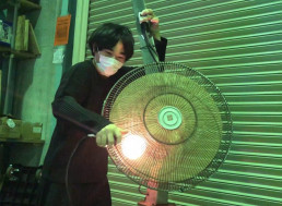 Watch This Guy Turn a Basic Fan into a Cool Bass Instrument