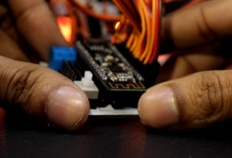 arduino spider circuits