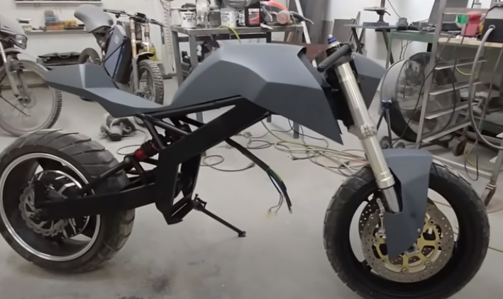 diy streetfighter bike final bodywork