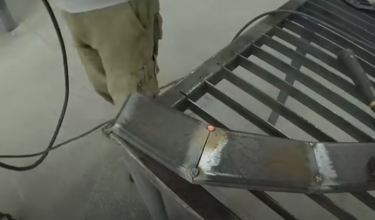 diy streetfighter bike weld