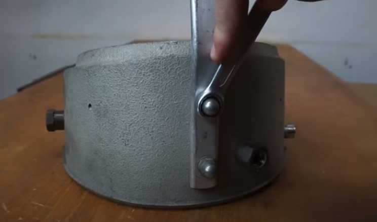 diy pressure gauge rear bolts