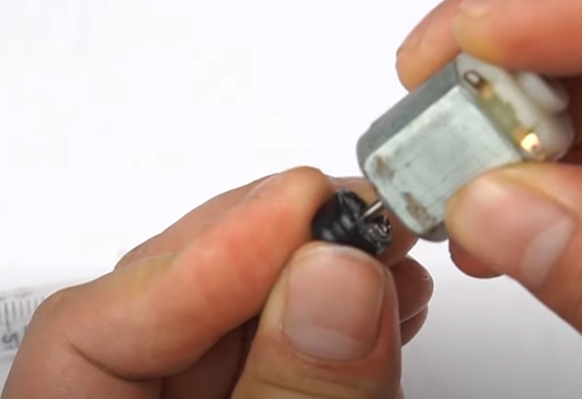 diy cardboard gun DC motor