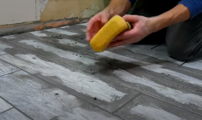 diy tiling cleaning grout