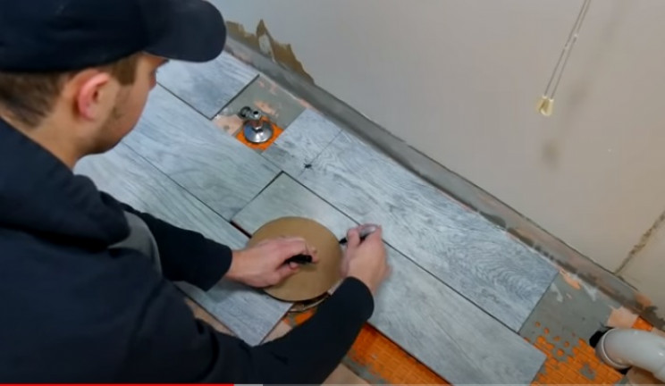 diy tiling floor tiles around services
