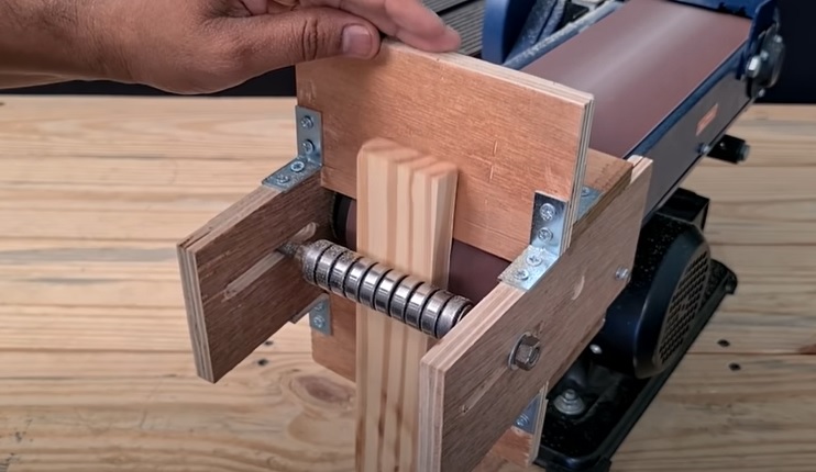 diy belt sander feeder attachment