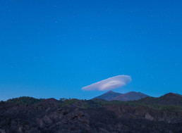 This Beautiful Timelapse of a Lenticular Cloud Over Mount Teide Will Mesmerize You