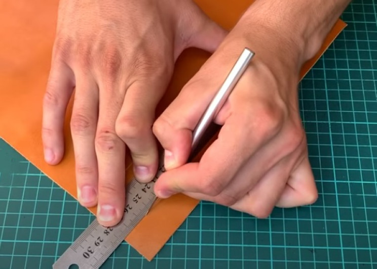 diy leather watch strap cut leather